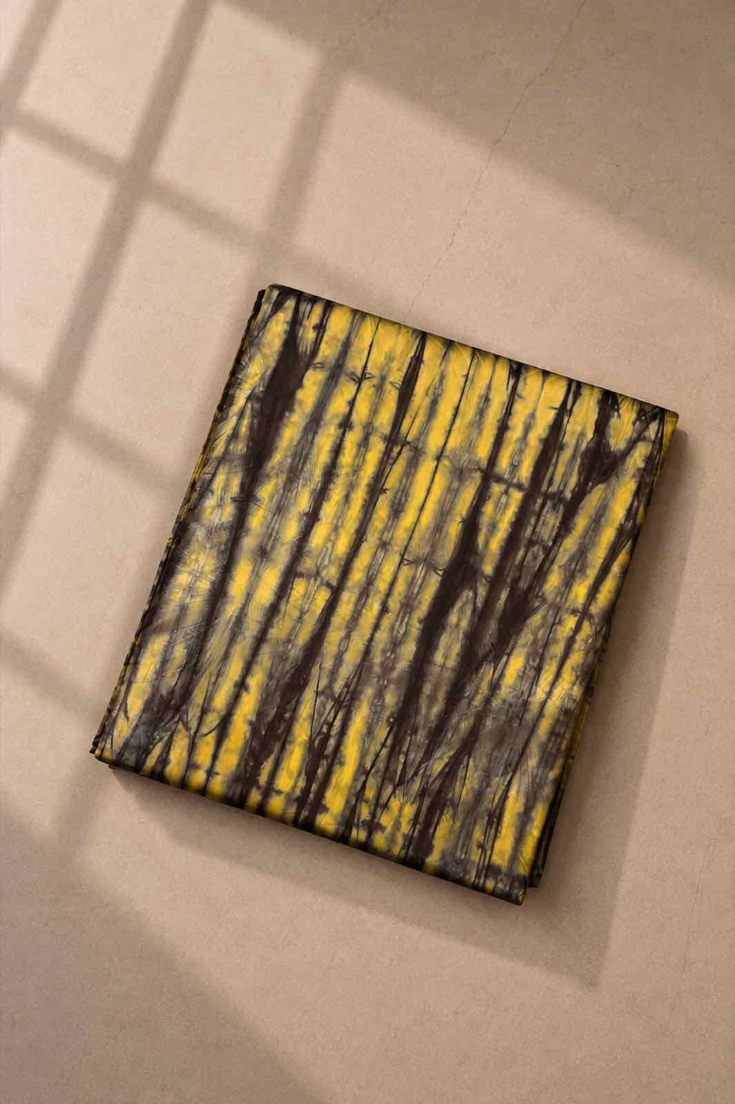 A Rini design, gold with a hand-brushed pattern